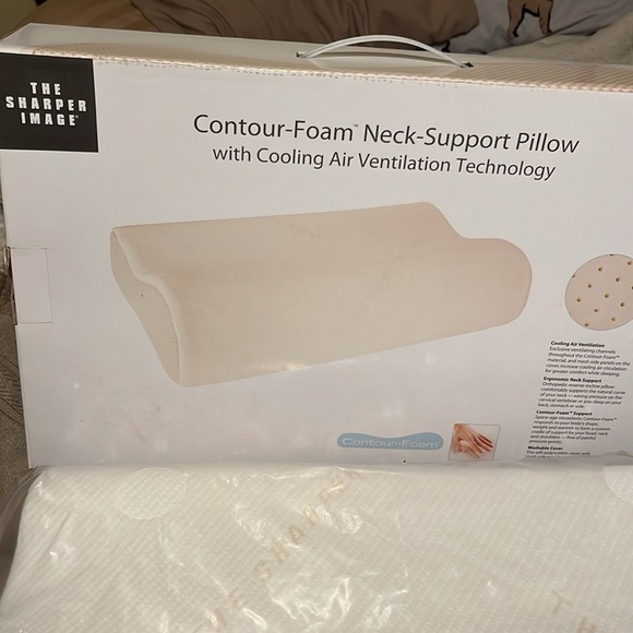 The Sharper Image Ergonomic contour foam bed wedge neck support pillow unused - Picture 3 of 8